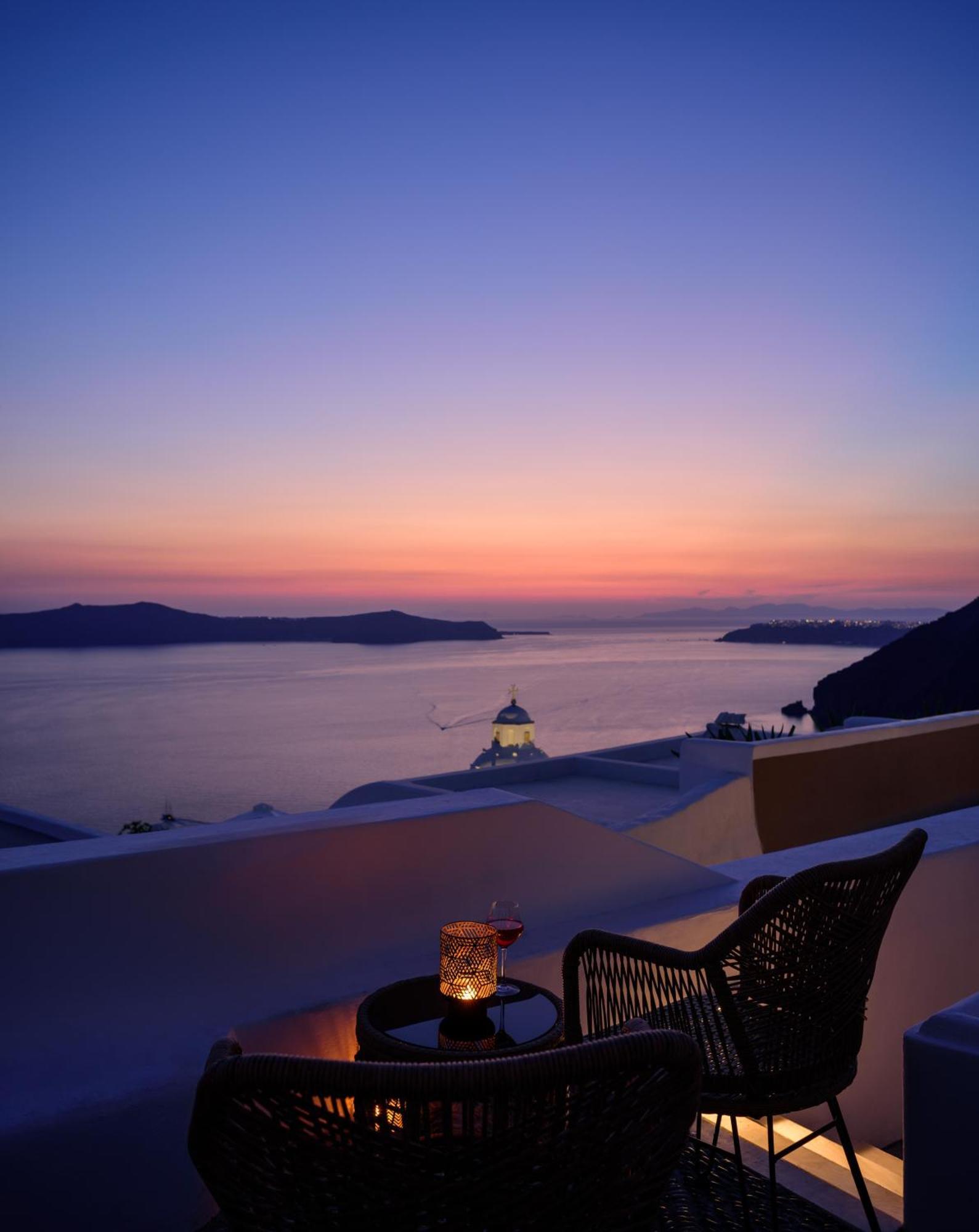 Anemos Family Suites Fira  Exterior photo