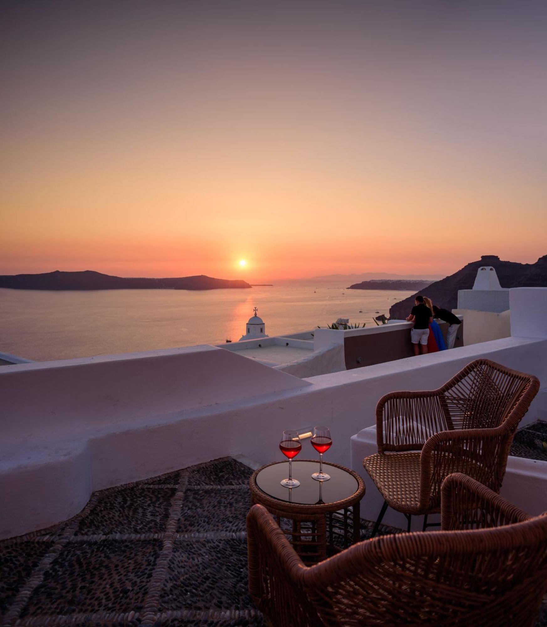Anemos Family Suites Fira  Exterior photo