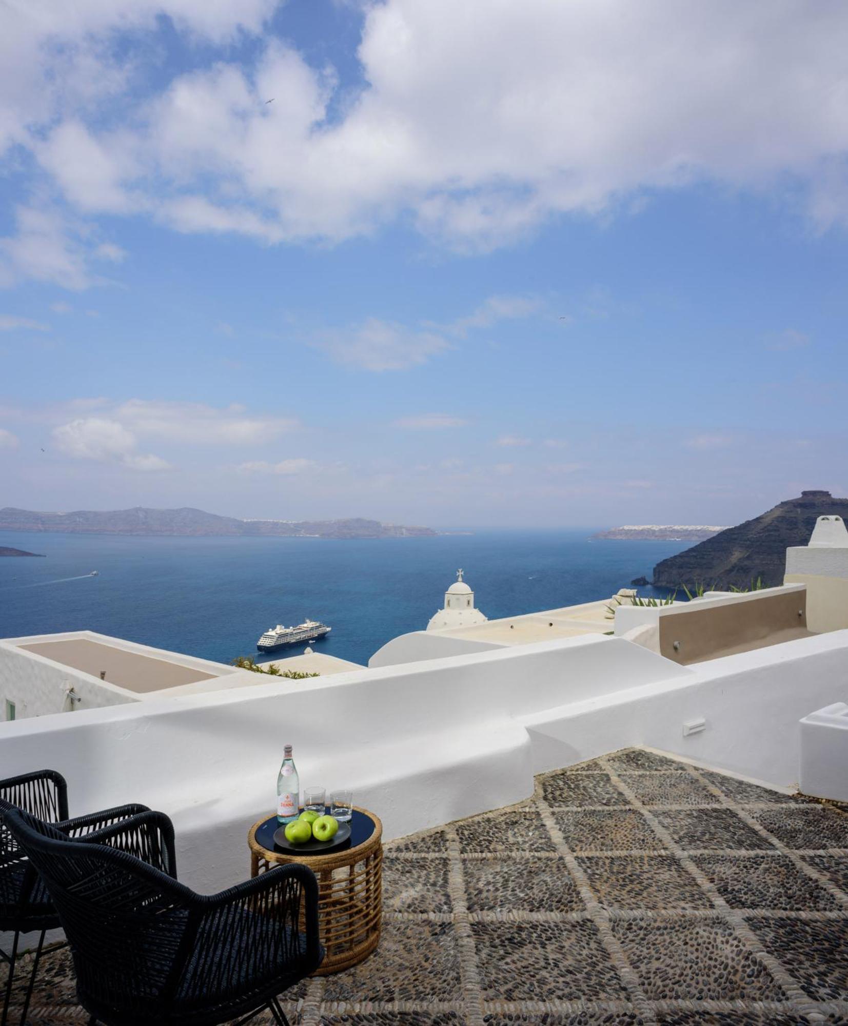 Anemos Family Suites Fira  Exterior photo